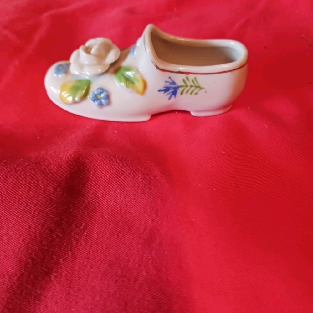 VINTAGE MINIATURE FRENCH SHOE APPLIED ROSES CACTUS FLOWER VASE OCCUPIED JAPAN